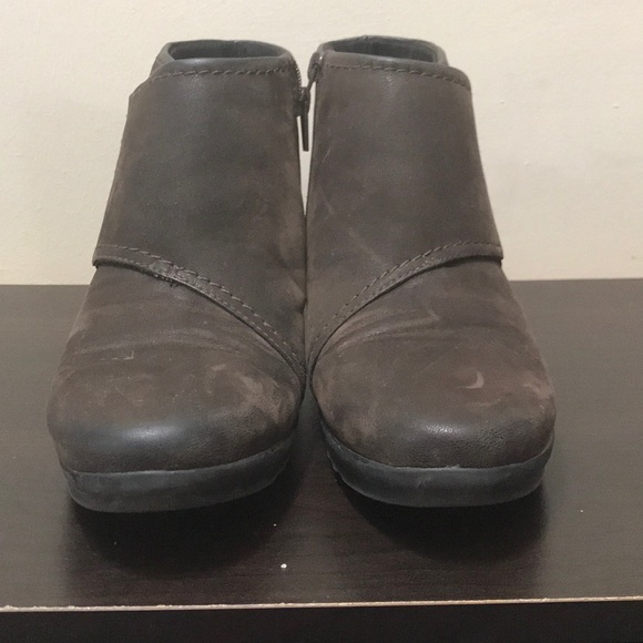 Clarks Shoes - Clarks Cloud Stepper Bootie (Brown)